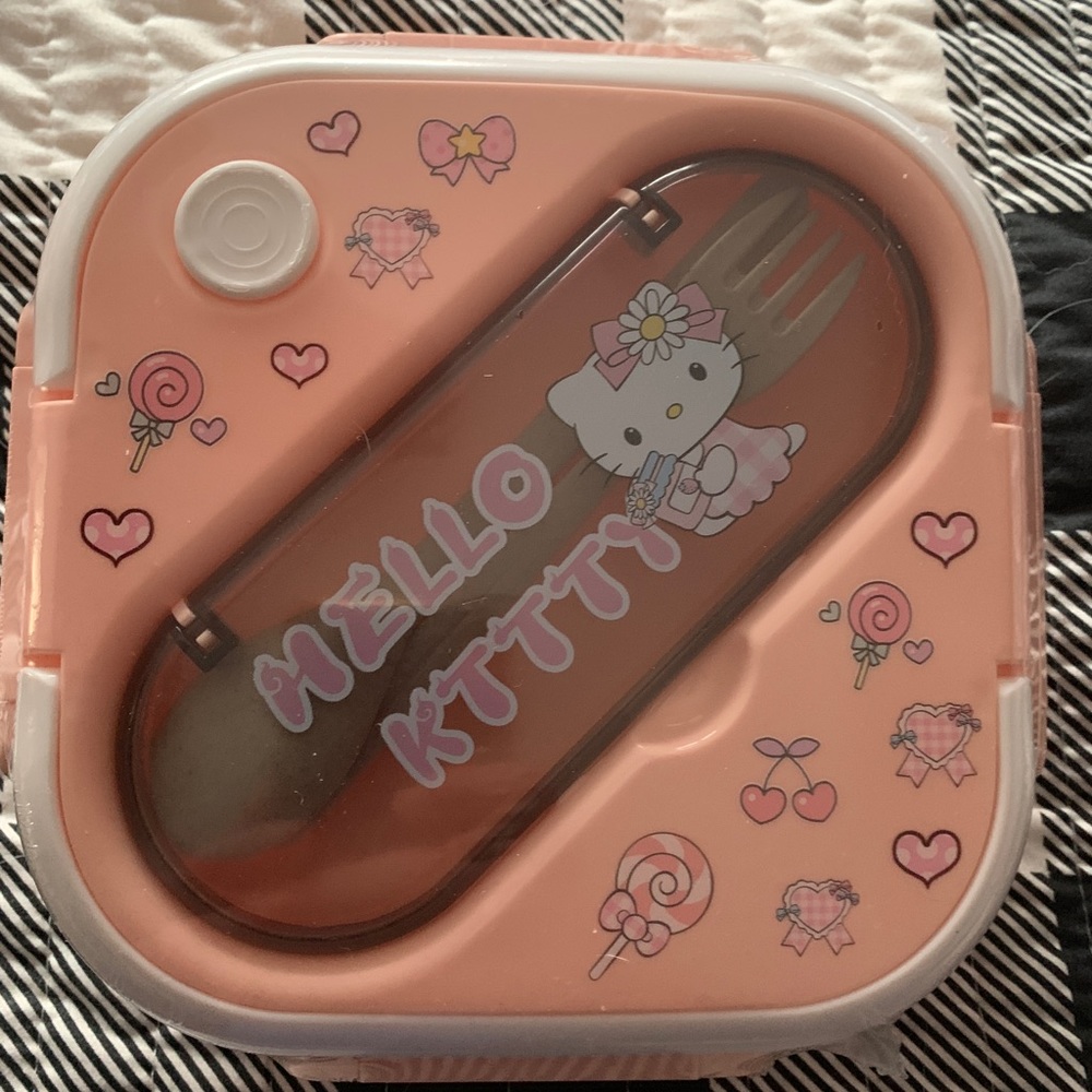 NEW Hello Kitty lunch box with cutlery